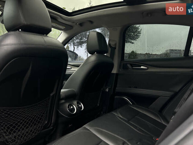 Білий Альфа Ромео Стелвіо, об'ємом двигуна 2 л та пробігом 112 тис. км за 16500 $, фото 25 на Automoto.ua