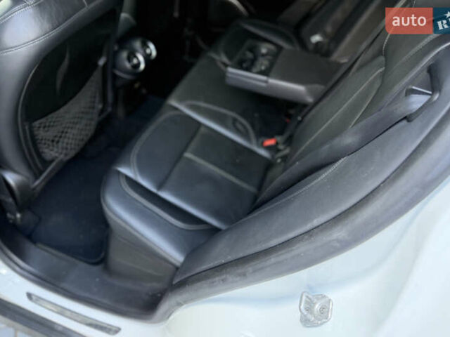 Білий Альфа Ромео Стелвіо, об'ємом двигуна 2 л та пробігом 111 тис. км за 14500 $, фото 33 на Automoto.ua