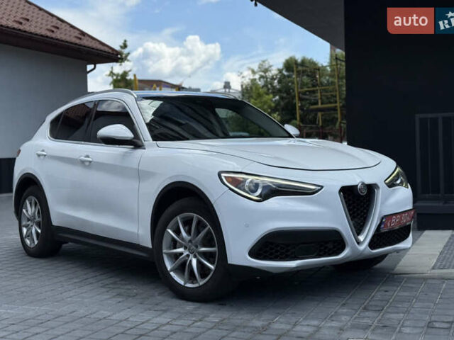 Білий Альфа Ромео Стелвіо, об'ємом двигуна 2 л та пробігом 111 тис. км за 14500 $, фото 8 на Automoto.ua