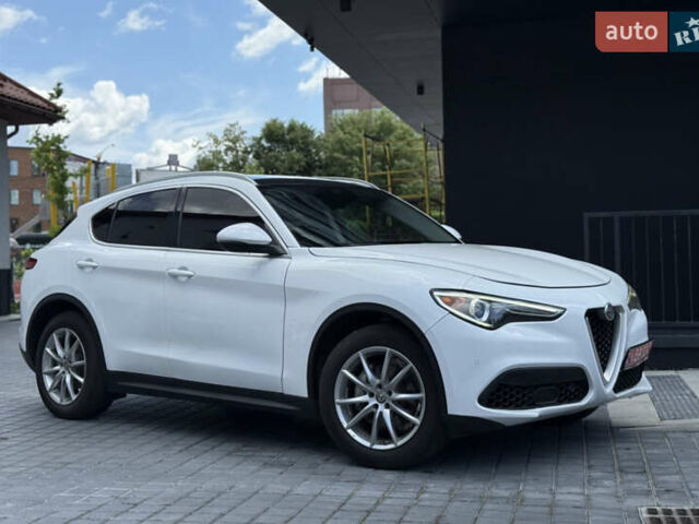 Білий Альфа Ромео Стелвіо, об'ємом двигуна 2 л та пробігом 111 тис. км за 14500 $, фото 9 на Automoto.ua