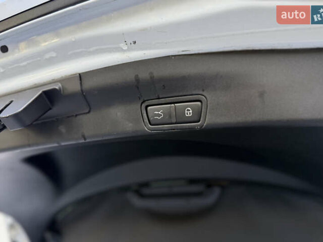 Білий Альфа Ромео Стелвіо, об'ємом двигуна 2 л та пробігом 111 тис. км за 14500 $, фото 39 на Automoto.ua