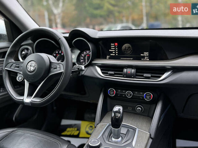 Білий Альфа Ромео Стелвіо, об'ємом двигуна 2 л та пробігом 112 тис. км за 16500 $, фото 22 на Automoto.ua