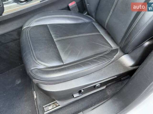 Білий Альфа Ромео Стелвіо, об'ємом двигуна 2 л та пробігом 111 тис. км за 14500 $, фото 21 на Automoto.ua