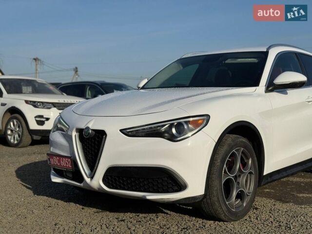 Білий Альфа Ромео Стелвіо, об'ємом двигуна 2 л та пробігом 191 тис. км за 16900 $, фото 3 на Automoto.ua
