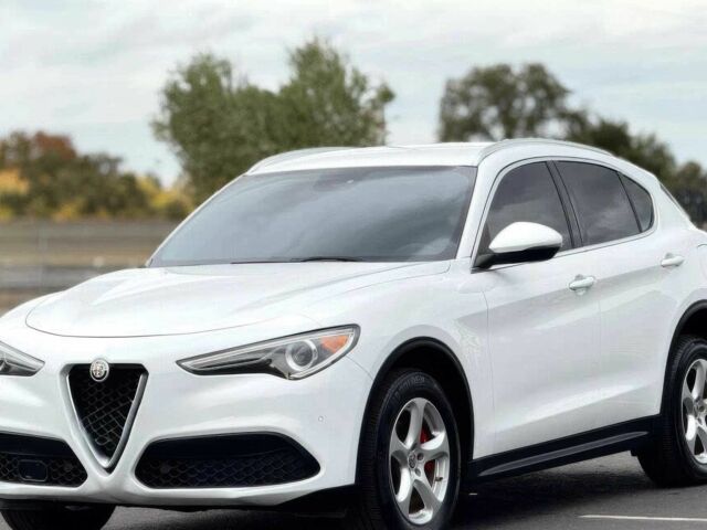 Білий Альфа Ромео Стелвіо, об'ємом двигуна 2 л та пробігом 34 тис. км за 10600 $, фото 1 на Automoto.ua
