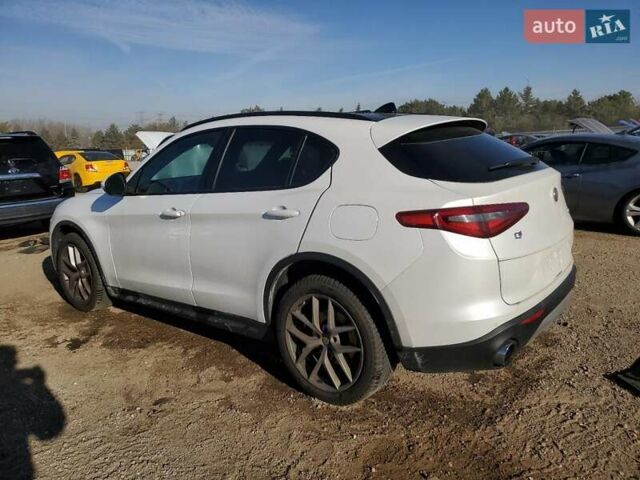 Білий Альфа Ромео Стелвіо, об'ємом двигуна 2 л та пробігом 28 тис. км за 6000 $, фото 1 на Automoto.ua