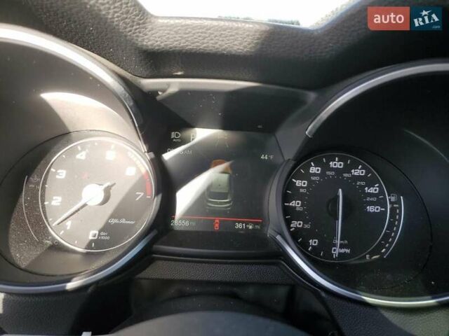 Білий Альфа Ромео Стелвіо, об'ємом двигуна 2 л та пробігом 28 тис. км за 6000 $, фото 8 на Automoto.ua