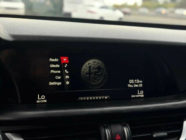 Білий Альфа Ромео Стелвіо, об'ємом двигуна 2 л та пробігом 34 тис. км за 10600 $, фото 11 на Automoto.ua