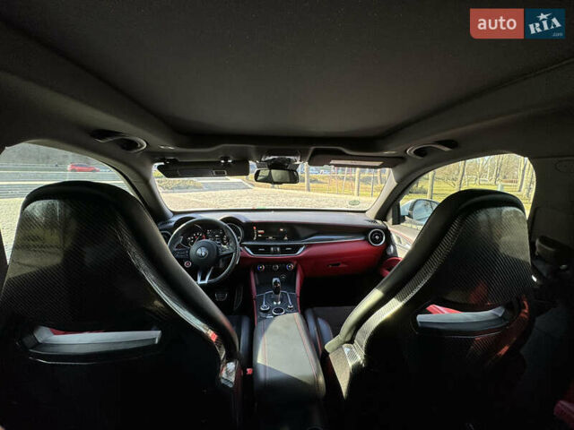 Білий Альфа Ромео Стелвіо, об'ємом двигуна 2.9 л та пробігом 50 тис. км за 49700 $, фото 25 на Automoto.ua