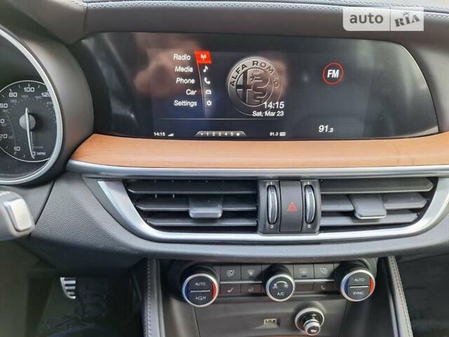 Білий Альфа Ромео Стелвіо, об'ємом двигуна 2 л та пробігом 92 тис. км за 24200 $, фото 38 на Automoto.ua