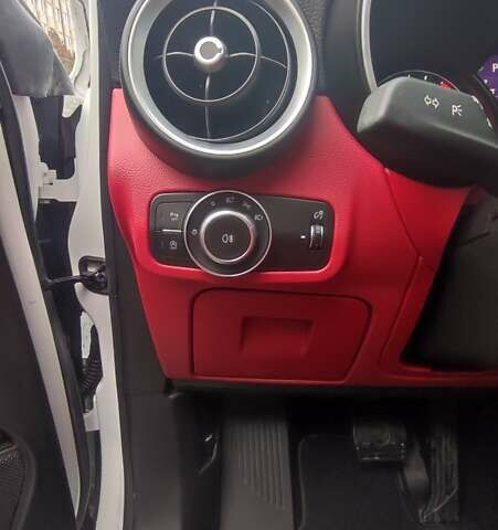 Белый Альфа Ромео Стелвио, объемом двигателя 2 л и пробегом 87 тыс. км за 21900 $, фото 15 на Automoto.ua