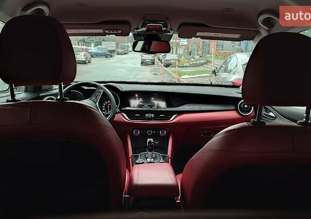 Белый Альфа Ромео Стелвио, объемом двигателя 2 л и пробегом 87 тыс. км за 21900 $, фото 23 на Automoto.ua