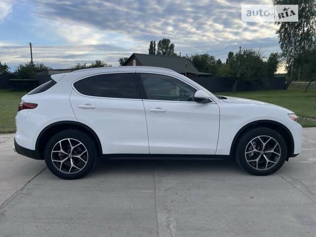 Белый Альфа Ромео Стелвио, объемом двигателя 2 л и пробегом 91 тыс. км за 20000 $, фото 8 на Automoto.ua