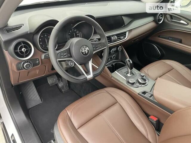 Белый Альфа Ромео Стелвио, объемом двигателя 2 л и пробегом 91 тыс. км за 20000 $, фото 27 на Automoto.ua