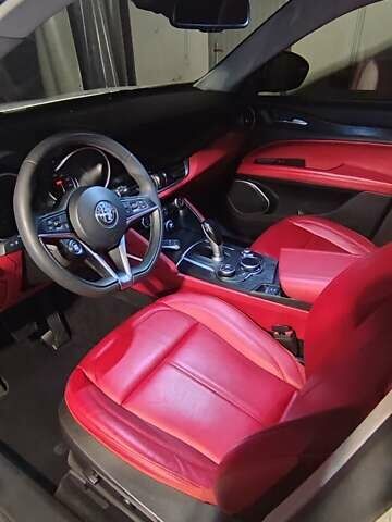 Белый Альфа Ромео Стелвио, объемом двигателя 2 л и пробегом 87 тыс. км за 21900 $, фото 41 на Automoto.ua