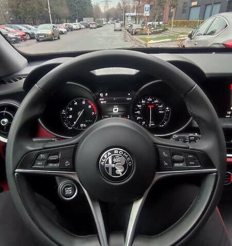 Белый Альфа Ромео Стелвио, объемом двигателя 2 л и пробегом 87 тыс. км за 21900 $, фото 17 на Automoto.ua