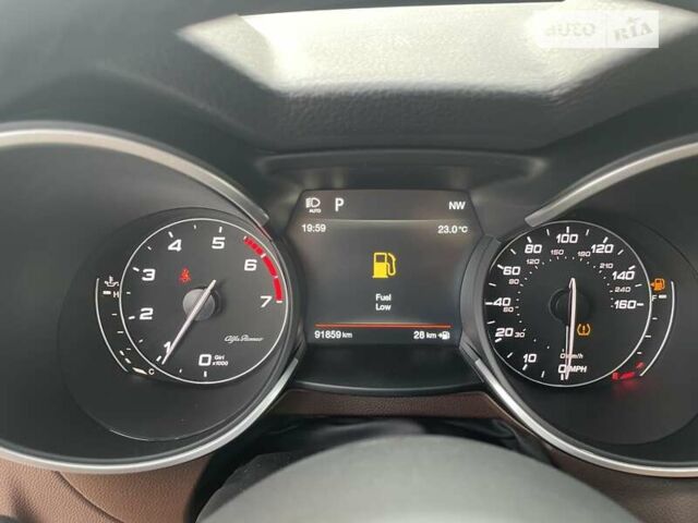 Белый Альфа Ромео Стелвио, объемом двигателя 2 л и пробегом 91 тыс. км за 20000 $, фото 40 на Automoto.ua