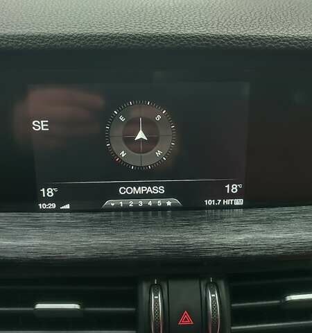 Белый Альфа Ромео Стелвио, объемом двигателя 2 л и пробегом 87 тыс. км за 21900 $, фото 24 на Automoto.ua