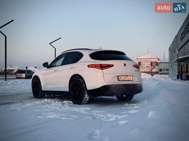 Білий Альфа Ромео Стелвіо, об'ємом двигуна 2 л та пробігом 59 тис. км за 19300 $, фото 7 на Automoto.ua