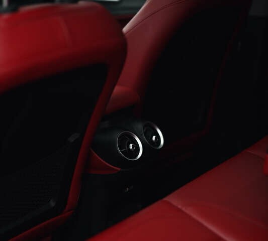 Белый Альфа Ромео Стелвио, объемом двигателя 2 л и пробегом 54 тыс. км за 30000 $, фото 11 на Automoto.ua