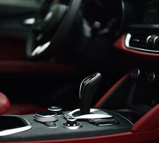 Белый Альфа Ромео Стелвио, объемом двигателя 2 л и пробегом 54 тыс. км за 30000 $, фото 27 на Automoto.ua