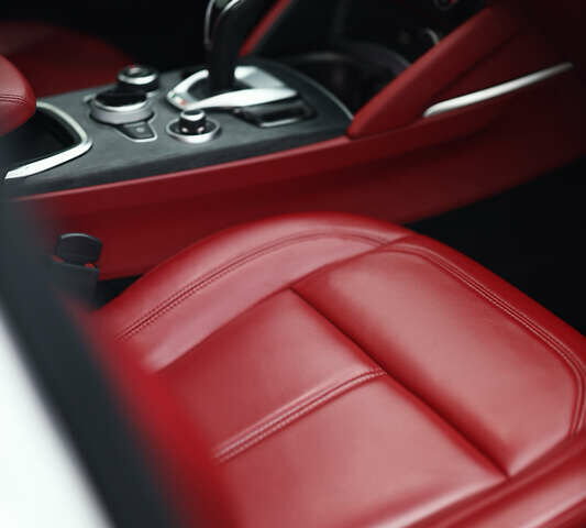 Белый Альфа Ромео Стелвио, объемом двигателя 2 л и пробегом 54 тыс. км за 30000 $, фото 26 на Automoto.ua