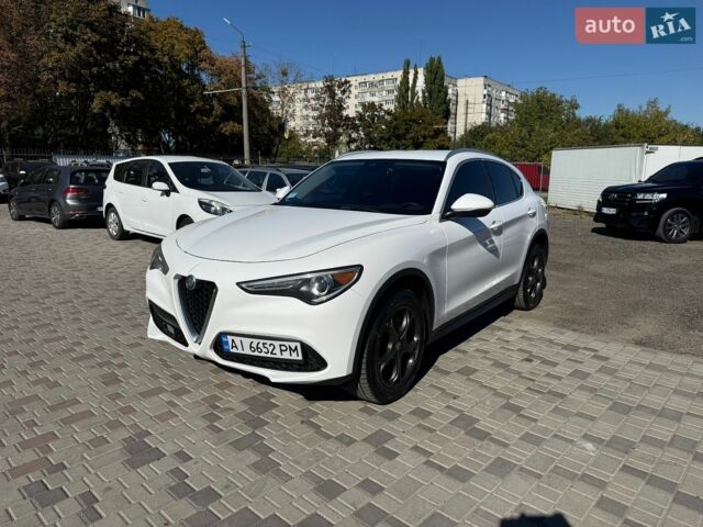 Білий Альфа Ромео Стелвіо, об'ємом двигуна 2 л та пробігом 144 тис. км за 21500 $, фото 2 на Automoto.ua