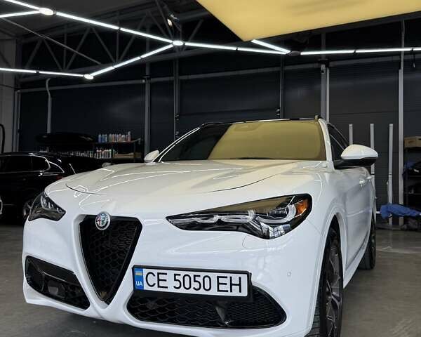 Белый Альфа Ромео Стелвио, объемом двигателя 2 л и пробегом 59 тыс. км за 27500 $, фото 5 на Automoto.ua