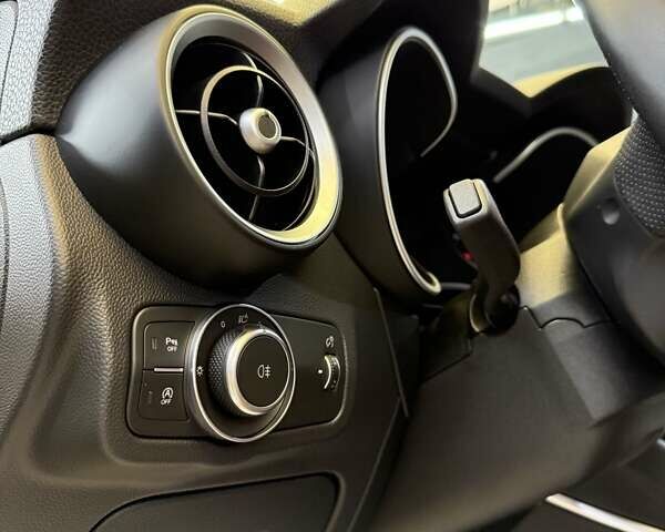 Белый Альфа Ромео Стелвио, объемом двигателя 2 л и пробегом 59 тыс. км за 27500 $, фото 17 на Automoto.ua