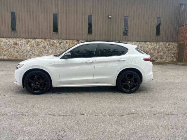 Білий Альфа Ромео Стелвіо, об'ємом двигуна 2 л та пробігом 45 тис. км за 15600 $, фото 3 на Automoto.ua