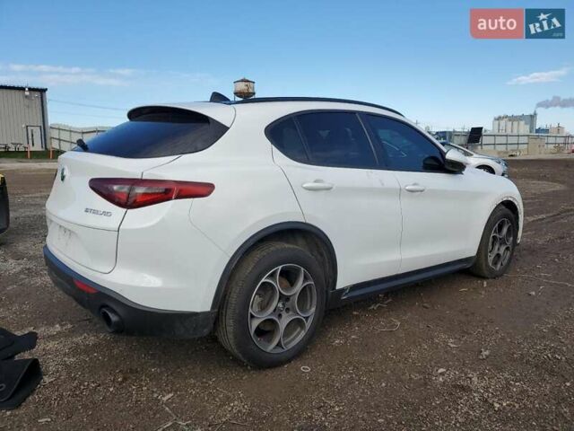 Белый Альфа Ромео Стелвио, объемом двигателя 2 л и пробегом 110 тыс. км за 6600 $, фото 5 на Automoto.ua