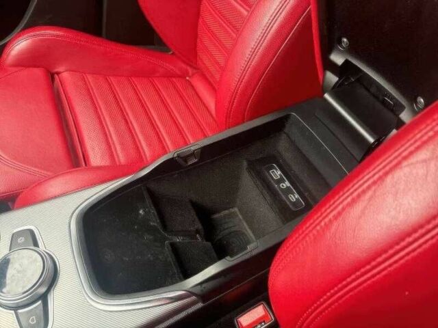 Білий Альфа Ромео Стелвіо, об'ємом двигуна 2 л та пробігом 45 тис. км за 15600 $, фото 11 на Automoto.ua