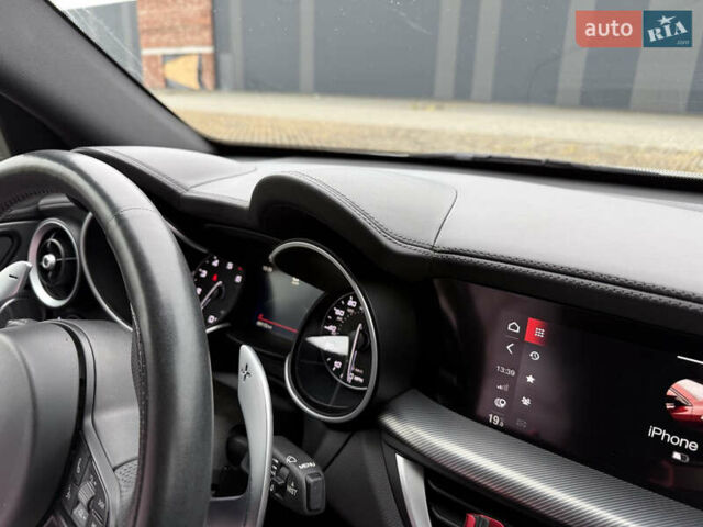 Белый Альфа Ромео Стелвио, объемом двигателя 2 л и пробегом 49 тыс. км за 42000 $, фото 30 на Automoto.ua