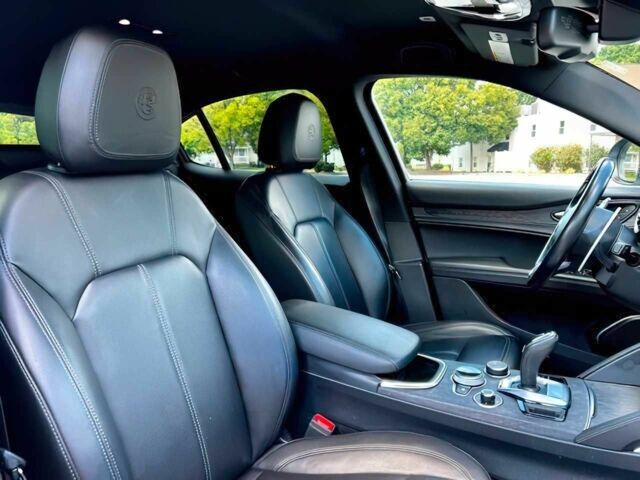 Білий Альфа Ромео Стелвіо, об'ємом двигуна 2 л та пробігом 17 тис. км за 9000 $, фото 8 на Automoto.ua