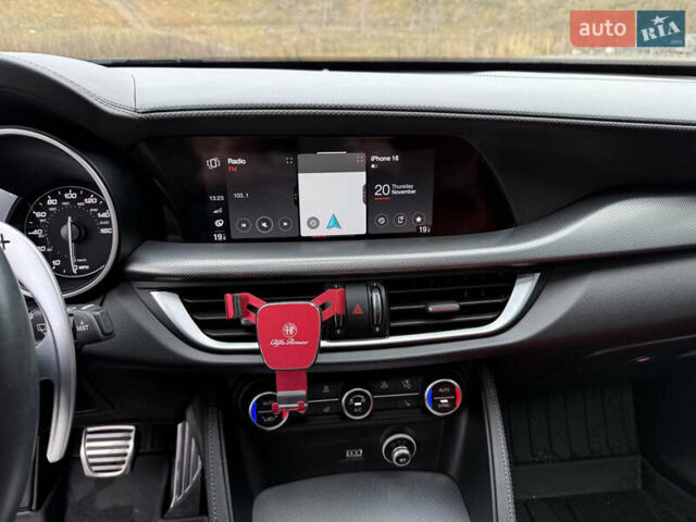 Белый Альфа Ромео Стелвио, объемом двигателя 2 л и пробегом 49 тыс. км за 42000 $, фото 27 на Automoto.ua