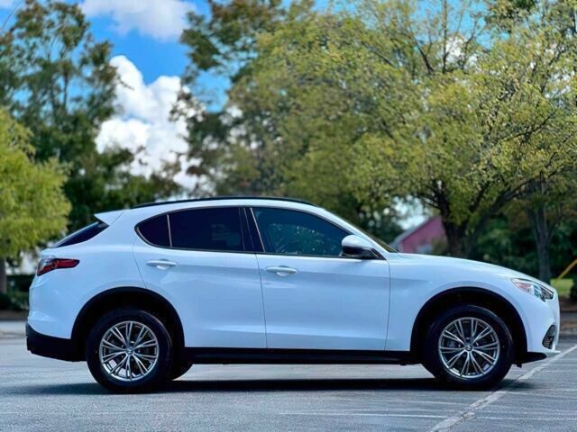 Білий Альфа Ромео Стелвіо, об'ємом двигуна 2 л та пробігом 17 тис. км за 9000 $, фото 7 на Automoto.ua