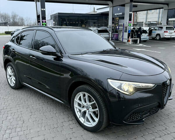 Чорний Альфа Ромео Стелвіо, об'ємом двигуна 2 л та пробігом 68 тис. км за 20900 $, фото 3 на Automoto.ua