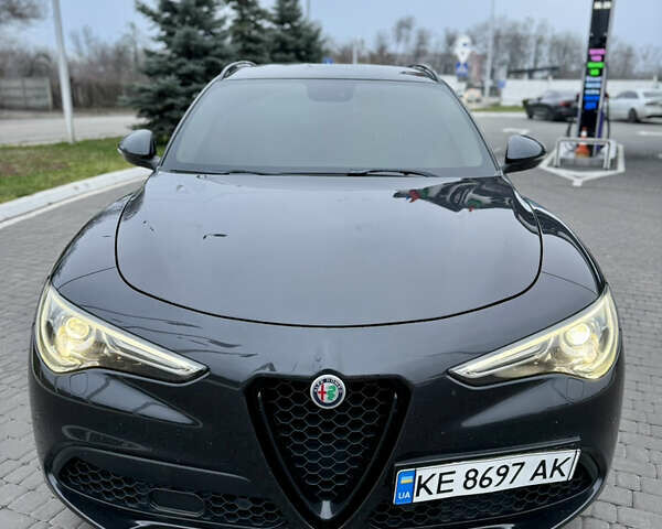 Чорний Альфа Ромео Стелвіо, об'ємом двигуна 2 л та пробігом 68 тис. км за 20900 $, фото 2 на Automoto.ua