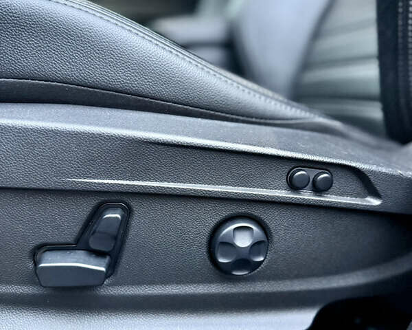 Чорний Альфа Ромео Стелвіо, об'ємом двигуна 2 л та пробігом 68 тис. км за 20900 $, фото 12 на Automoto.ua