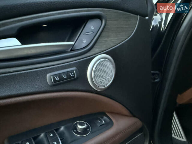 Чорний Альфа Ромео Стелвіо, об'ємом двигуна 2 л та пробігом 67 тис. км за 18500 $, фото 31 на Automoto.ua