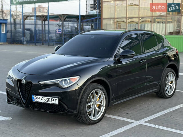 Чорний Альфа Ромео Стелвіо, об'ємом двигуна 2 л та пробігом 67 тис. км за 18500 $, фото 37 на Automoto.ua