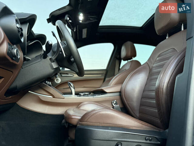 Чорний Альфа Ромео Стелвіо, об'ємом двигуна 2 л та пробігом 67 тис. км за 18500 $, фото 14 на Automoto.ua