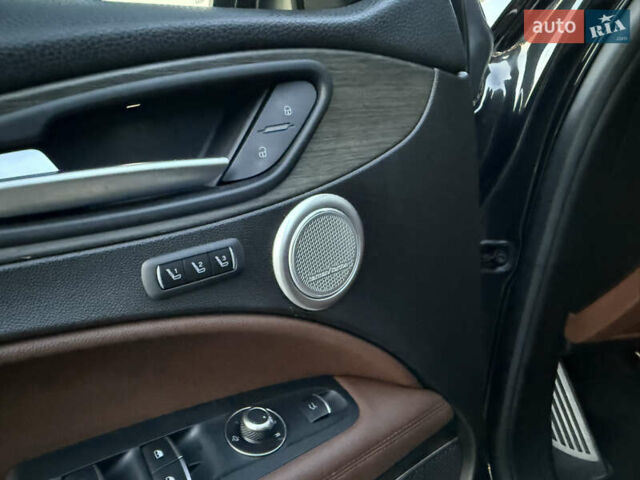 Чорний Альфа Ромео Стелвіо, об'ємом двигуна 2 л та пробігом 67 тис. км за 18500 $, фото 32 на Automoto.ua