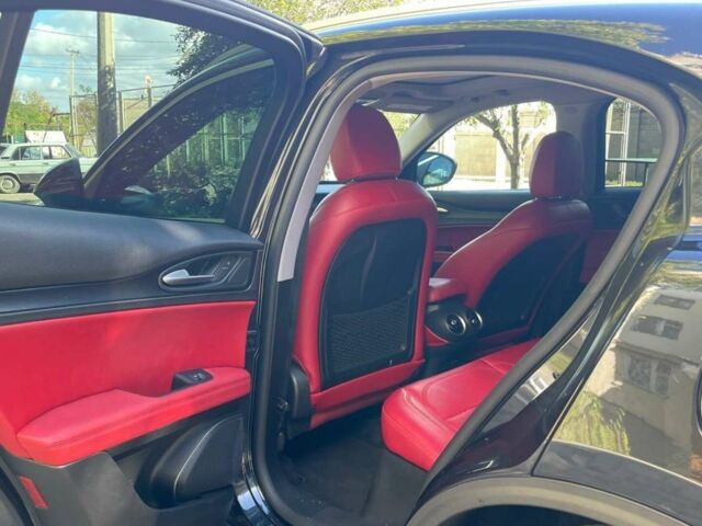 Чорний Альфа Ромео Стелвіо, об'ємом двигуна 2 л та пробігом 85 тис. км за 19000 $, фото 16 на Automoto.ua