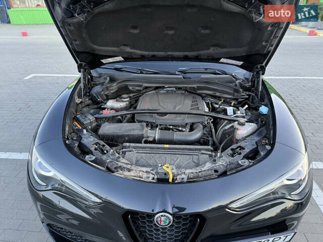 Чорний Альфа Ромео Стелвіо, об'ємом двигуна 2 л та пробігом 67 тис. км за 18500 $, фото 36 на Automoto.ua