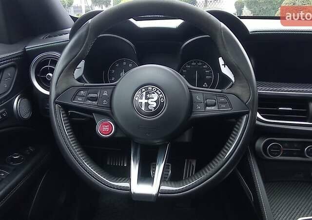 Черный Альфа Ромео Стелвио, объемом двигателя 2.89 л и пробегом 96 тыс. км за 35550 $, фото 39 на Automoto.ua