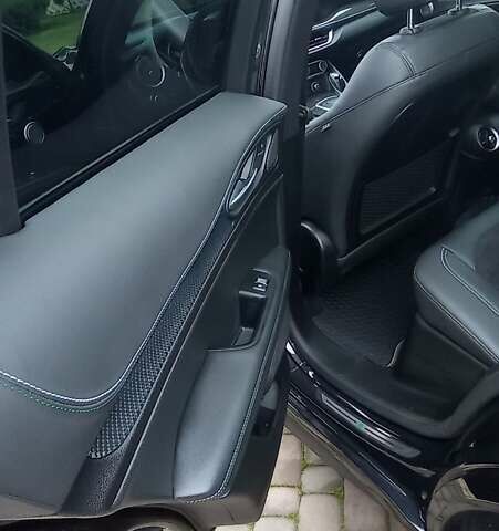 Черный Альфа Ромео Стелвио, объемом двигателя 2.89 л и пробегом 96 тыс. км за 35550 $, фото 26 на Automoto.ua