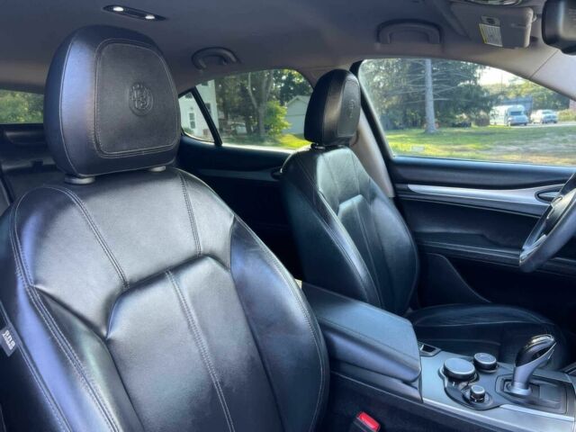 Чорний Альфа Ромео Стелвіо, об'ємом двигуна 2 л та пробігом 39 тис. км за 6500 $, фото 11 на Automoto.ua