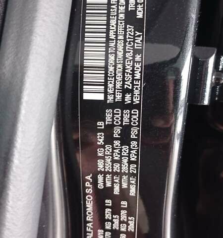 Черный Альфа Ромео Стелвио, объемом двигателя 2.89 л и пробегом 96 тыс. км за 35550 $, фото 3 на Automoto.ua