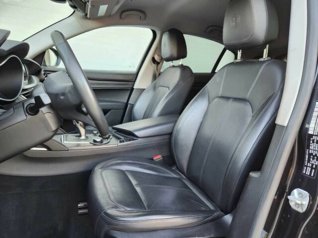 Черный Альфа Ромео Стелвио, объемом двигателя 2 л и пробегом 46 тыс. км за 5600 $, фото 8 на Automoto.ua